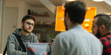 Empleo: el top 5 de las profesiones con mejor salida laboral para jóvenes
